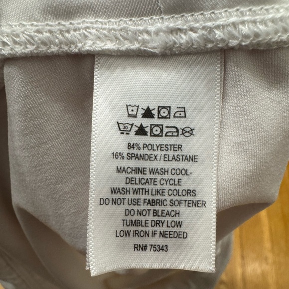 Tommy Bahama - Women's Athletic White Biker / Golf Shorts - Picture 5 of 5